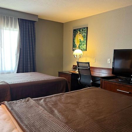Travelodge By Wyndham Bloomington Buitenkant foto