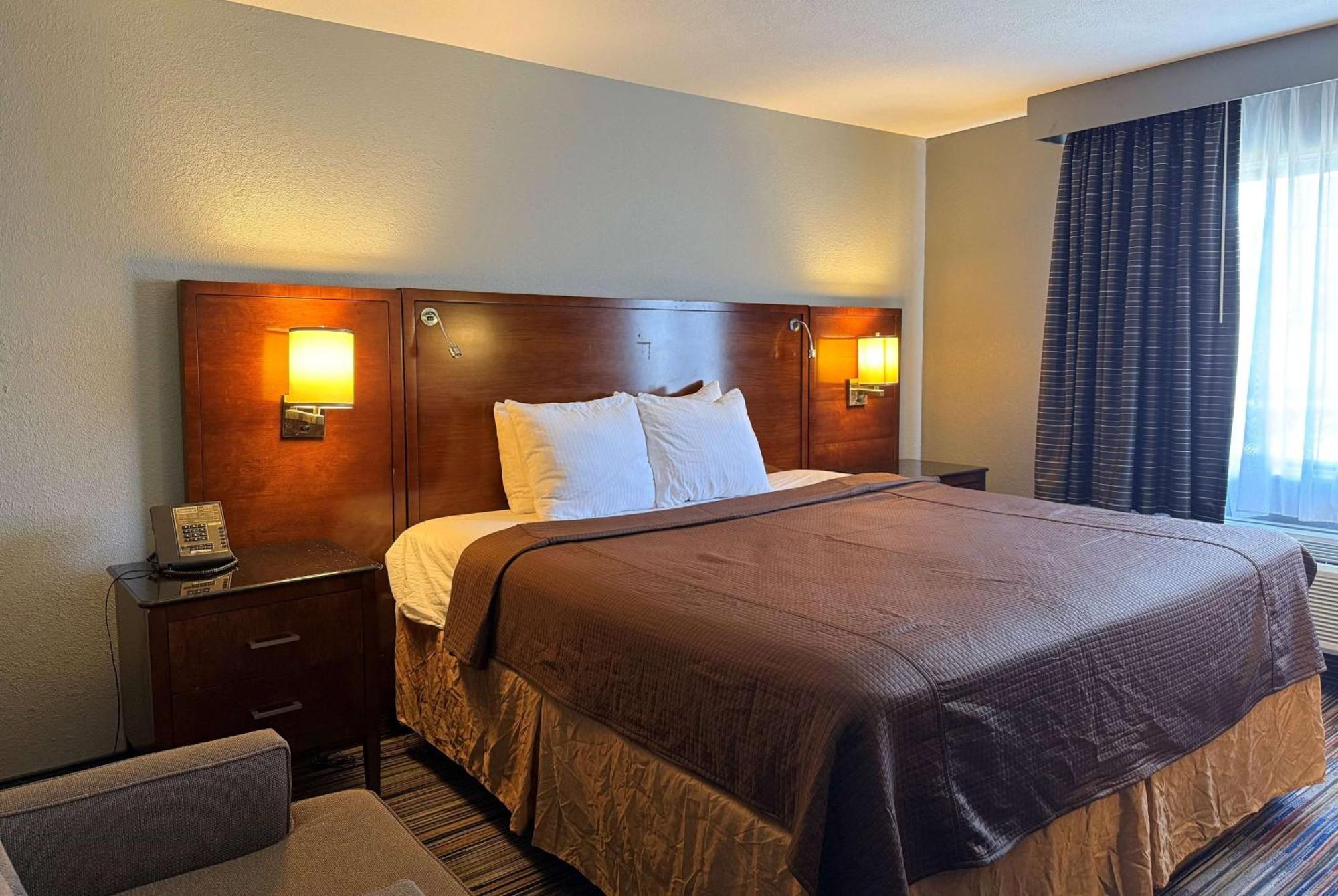 Travelodge By Wyndham Bloomington Buitenkant foto