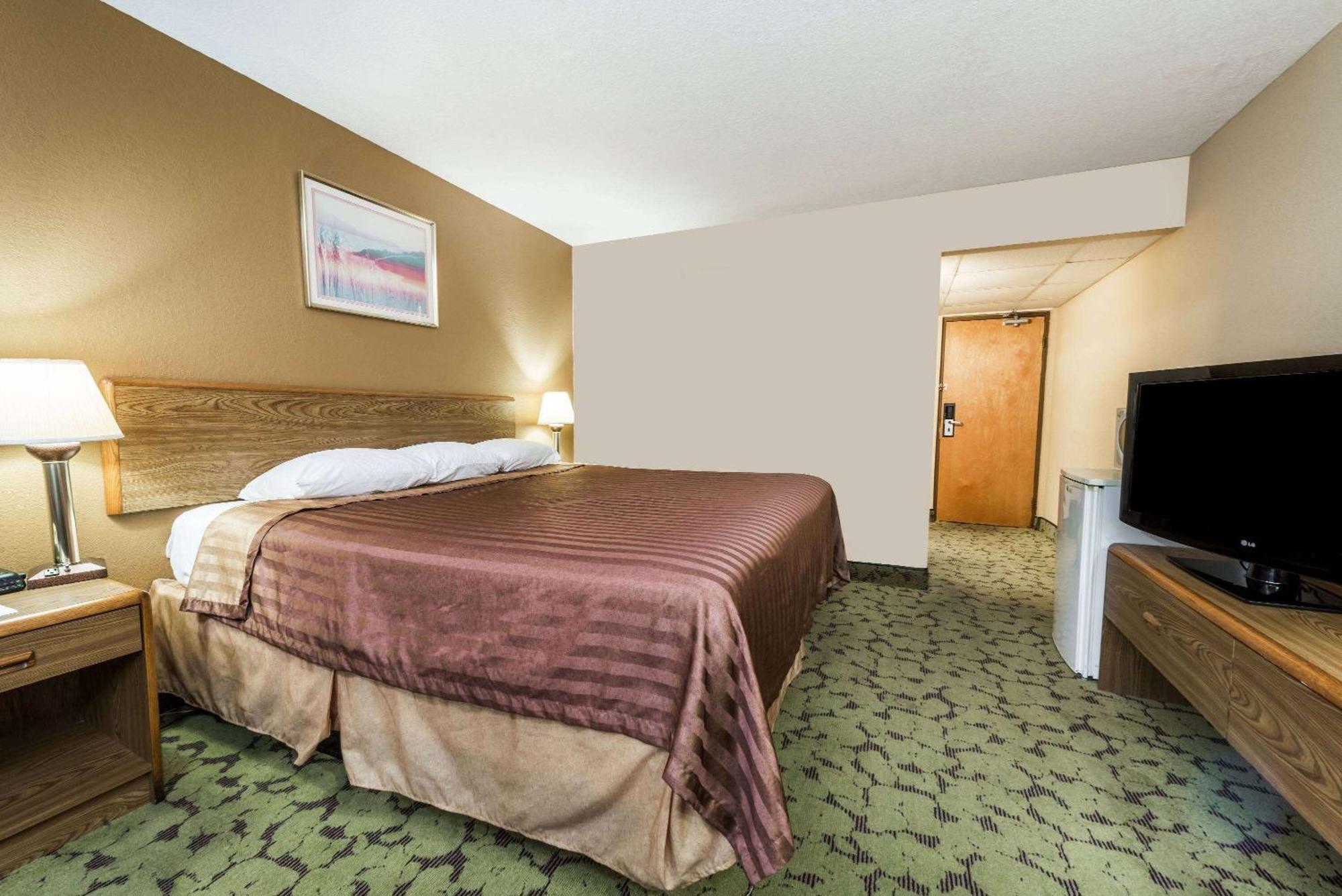 Travelodge By Wyndham Bloomington Buitenkant foto