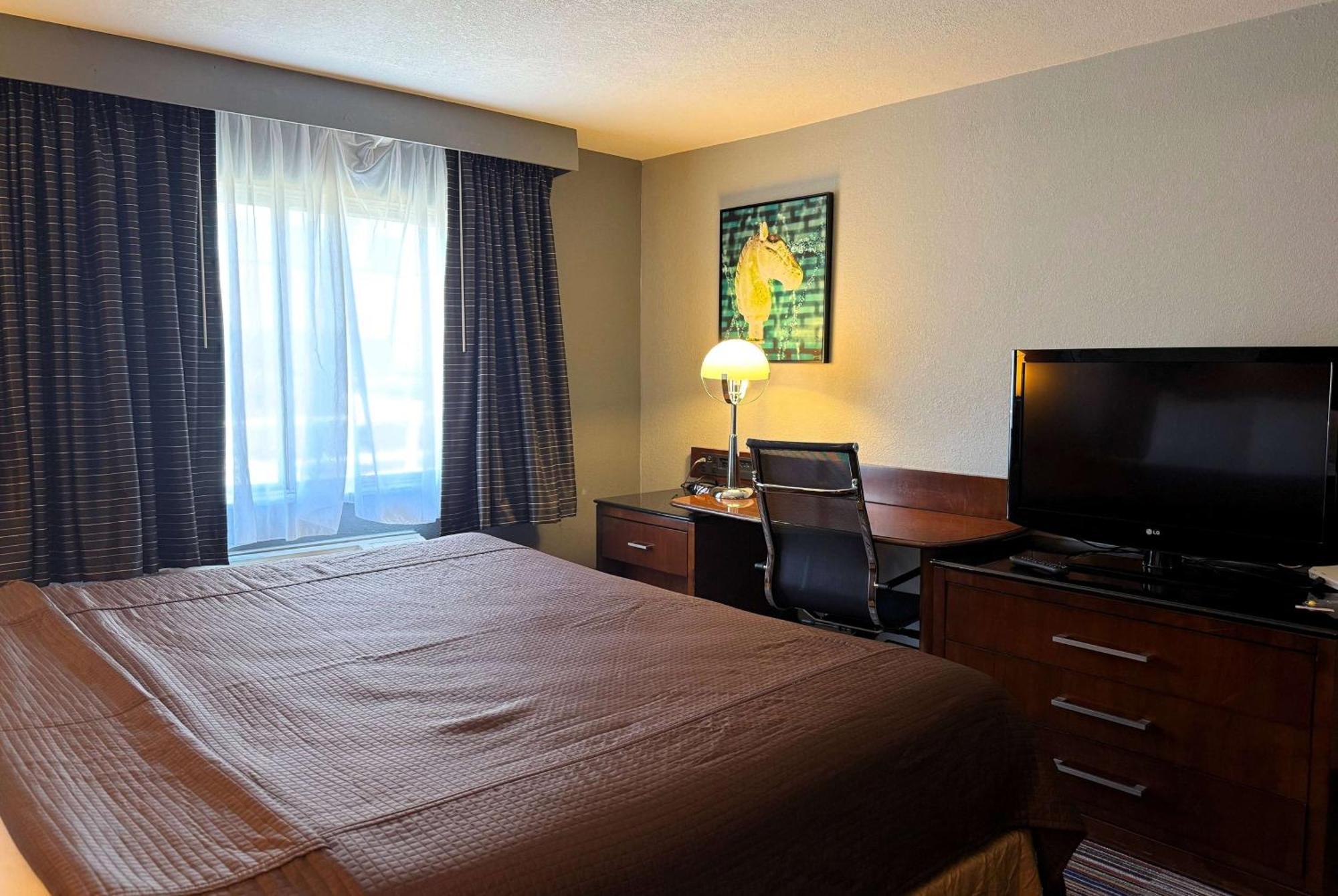 Travelodge By Wyndham Bloomington Buitenkant foto